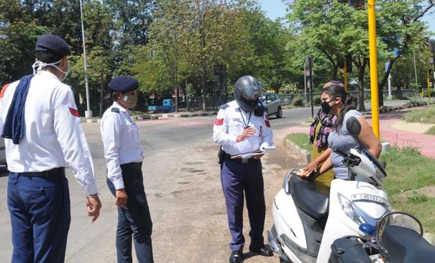 As many as 6,113 challans have been issued on the spot since e-challan system was launched on July 17. (HT File Photo) As many as 6,113 challans have been issued on the spot since e-challan system was launched on July 17. (HT File Photo)