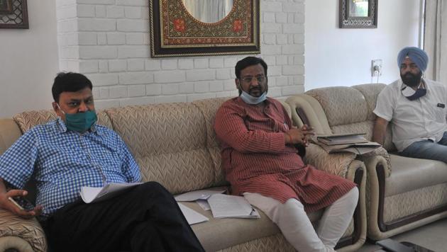 Panjab University syndicate members during a press conference at PU Senate Hall in Chandigarh on Tuesday. (Ravi Kumar/HT) Panjab University syndicate members during a press conference at PU Senate Hall in Chandigarh on Tuesday. (Ravi Kumar/HT)