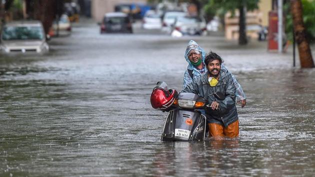 Issuing an orange alert, the Met department has predicted heavy to very heavy rainfall at isolated places in coastal areas in the state on Tuesday and Wednesday.(PTI)