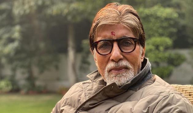 Amitabh Bachchan gives sassy reply to fan who asked him to post in Hindi |  Bollywood - Hindustan Times