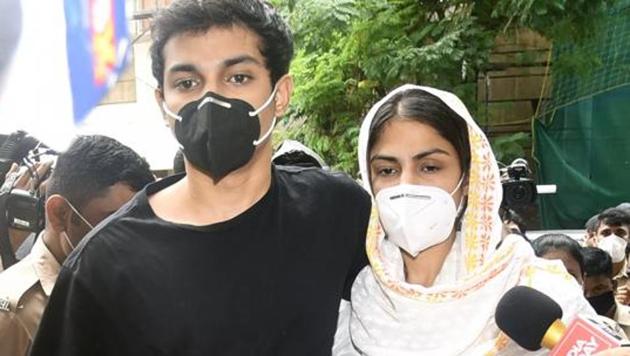Bollywood actor Rhea Chakraborty and her brother Showik Chakraborty outside the Enforcement Directorate office in Mumbai.(ANI Photo) Bollywood actor Rhea Chakraborty and her brother Showik Chakraborty outside the Enforcement Directorate office in Mumbai.(ANI Photo)