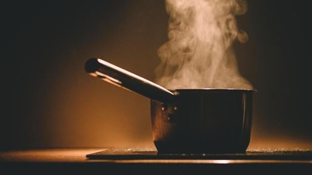 Follow these easy cooking hacks and be a smart cook.