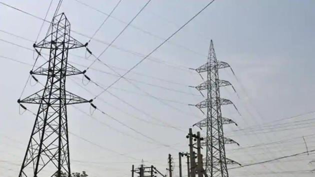 The CCEA decision comes against the backdrop of some discoms being unable to avail the Rs1.25 lakh crore reform-linked loan package for clearing dues.(Abhinav Saha/HT File Photo)