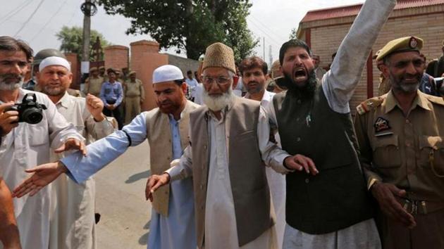 SAS Geelani, former chairman Hurriyat Conference, at a protest in Srinagar in 2016.(Reuters Archives)