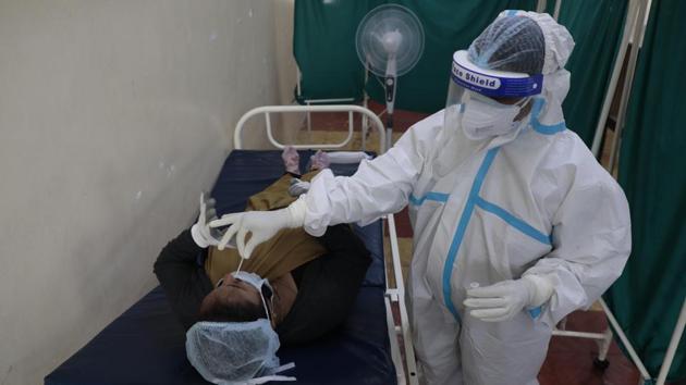 As of Tuesday, the progressive positives of the city are 81,674 and death toll is 2,131, according to the state health department.(Rahul Raut/HT PHOTO)