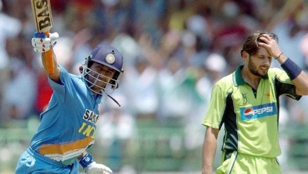 MS Dhoni during an ODI against Pakistan(Twitter)