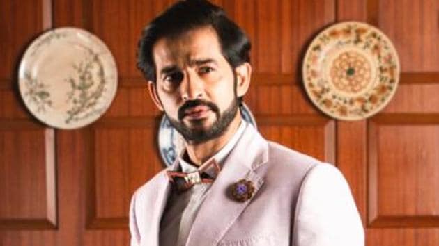 Actor Hiten Tejwani is currently shooting for an upcoming TV show. Actor Hiten Tejwani is currently shooting for an upcoming TV show.