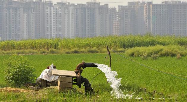 Bills will be generated on the basis of consumption of the water with the help of these metres, and officials hope this will deter residents from wasting water.(HT Photo (Representative Image)) Bills will be generated on the basis of consumption of the water with the help of these metres, and officials hope this will deter residents from wasting water.(HT Photo (Representative Image))