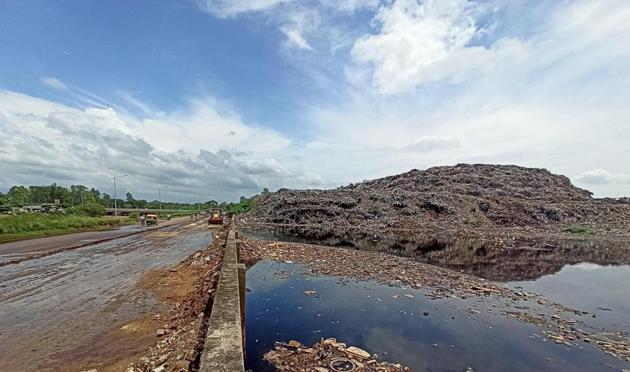 The 5.25 lakh metric tonnes of waste lying at the Dadumajra dumping ground has remained Chandigarh’s bugbear.(Ravi Kumar/HT)