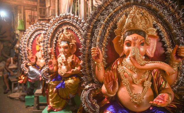 Ganesh Chaturthi 2020: Artisans and devotees prepare for Ganpati ...