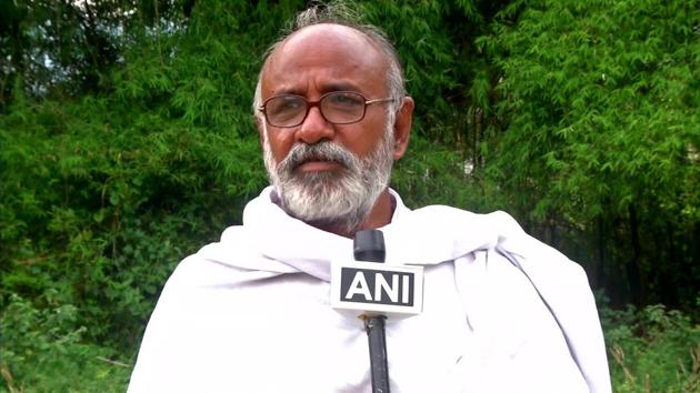 A 62-year-old farmer in Tamil Nadu’s Coimbatore has kept aside half an acre of farmland to provide daily feasts to hundreds of wild birds.(ANI)