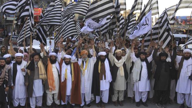 Supporters of Pakistani religious group rally to celebrate the signing agreement between United States and Taliban, in Quetta, Pakistan.(AP file photo)