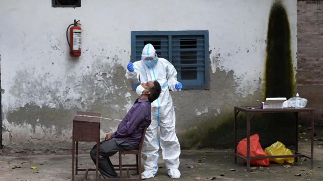 India’s Covid-19 tally on Sunday surged over 3 million after 69,239 cases and 912 were logged in the last 24 hours, according to the health ministry’s dashboard.(Mohd Zakir/HT Photo)