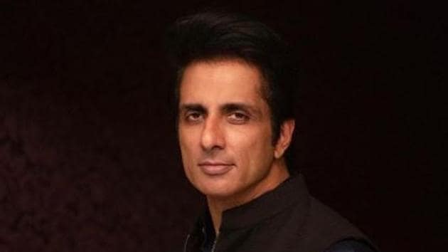 Sonu Sood has now helped students stranded in Manila to return home. He has also arranged accommodation for migrant workers, re-employed in Noida. Sonu Sood has now helped students stranded in Manila to return home. He has also arranged accommodation for migrant workers, re-employed in Noida.