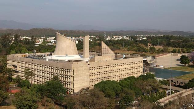 The Vidhan Sabha premises will be out of bounds to all, including the lawmakers until they have a Covid-19 negative report that is not older than three days.(HT FILE)