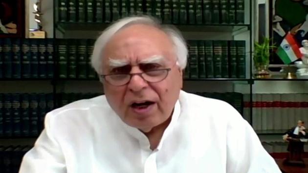 At the CWC meeting, Kapil Sibal alleged that Rahul Gandhi accused senior party leaders of colluding with BJP.(ANI)