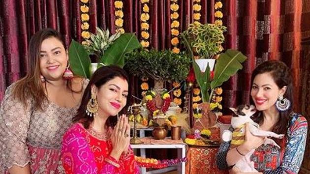 Debina Bonnerjee celebrated Bappa with her little bunch of people.