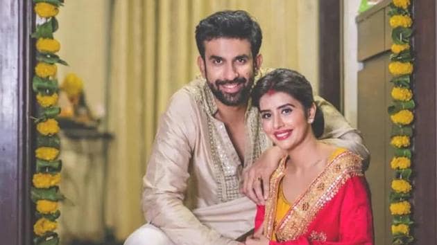 Charu Asopa and Rajeev Sen are said to be going through a rough phase in their marriage.