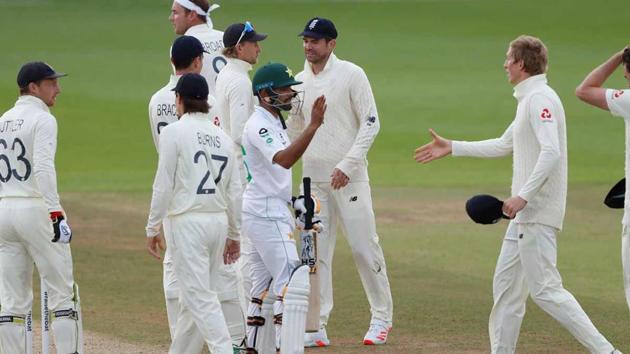 Players of England and Pakistan shake hands after the match.(AP Photo)