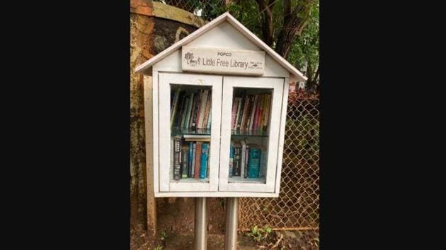“LITTLE FREE LIBRARY outside my colony gate. Take a book - return a book,” wrote Manav Kaul in his tweet.(Twitter/@Manavkaul19)