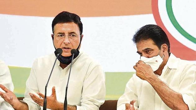 Congress leaders KC Venugopal (right) and Randeep Singh Surjewala addressing a press conference at the All India Congress Committee (AICC) headquarters in New Delhi on Monday. (Arvind Yadav/ HT Photo)