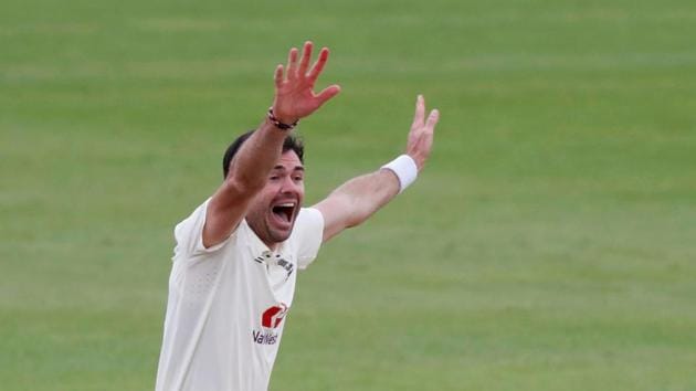Cricket - Third Test - England v Pakistan - Ageas Bowl, Southampton, Britain - August 24, 2020 England's James Anderson celebrates taking the wicket of Pakistan's Abid Ali lbw, as play resumes behind closed doors following the outbreak of the coronavirus disease (COVID-19) Alastair Grant/Pool via REUTERS(REUTERS)
