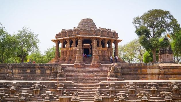 History and architecture of Sun Temple of Modhera of Gujarat | Vibe Indian