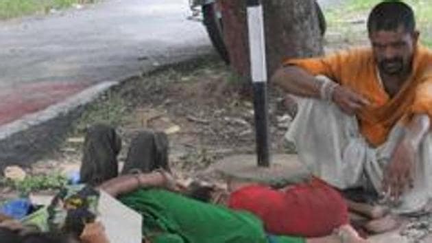 The survey also wanted to find out if there was an organised gang running beggars in the city. (HT Photo/Reprsentative) The survey also wanted to find out if there was an organised gang running beggars in the city. (HT Photo/Reprsentative)