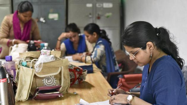 The syllabus committees have selected the chapters while keeping in mind that students could compete in national-level examinations. (HT PHOTO)