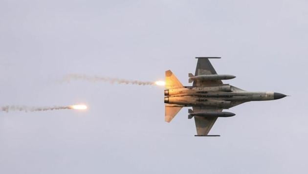 Taiwanese domestically built Indigenous Defense Fighters (IDF) take part in the live-fire, anti-landing Han Kuang military exercise, which simulates an enemy invasion, in Taichung, Taiwan on July 16, 2020.(Reuters File Photo) Taiwanese domestically built Indigenous Defense Fighters (IDF) take part in the live-fire, anti-landing Han Kuang military exercise, which simulates an enemy invasion, in Taichung, Taiwan on July 16, 2020.(Reuters File Photo)