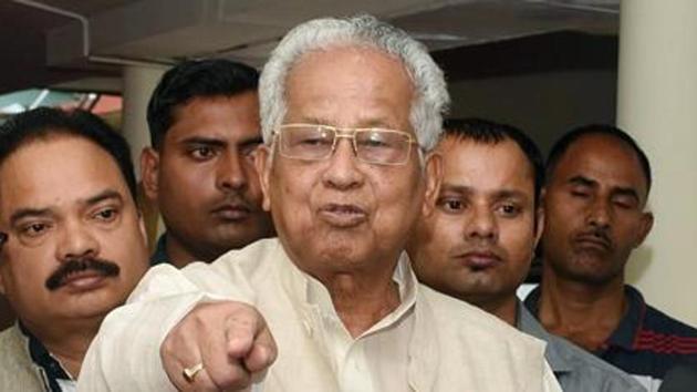 Former Assam chief minister Tarun Gogoi (centre) is asymptomatic.(ANI) Former Assam chief minister Tarun Gogoi (centre) is asymptomatic.(ANI)