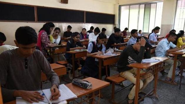 UPPSC RO, ARO exams postponed(Hindustan Times) UPPSC RO, ARO exams postponed(Hindustan Times)