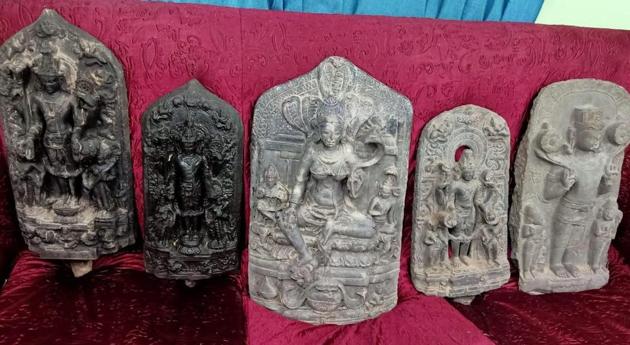 Some of the stone idols that were among the antiques confiscated by the customs officials from the Indo-Bangla border.(HT Photo)