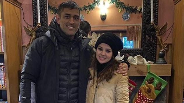 MS Dhoni with his wife(Sakshi Dhoni Instagram)