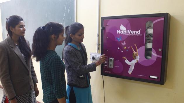 Representative image of a pad vending machineD(Yogendra Kumar/HT PHOTO) Representative image of a pad vending machineD(Yogendra Kumar/HT PHOTO)