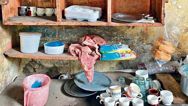 The stall was founded in 1977 in Old Delhi’s Turkman Gate bazaar by Muhammed Sirajuddin, who gave it his name. He lies buried in the Dilli Gate graveyard in ITO, and the little landmark is now run by his two sons. (Mayank Austen Soofi) The stall was founded in 1977 in Old Delhi’s Turkman Gate bazaar by Muhammed Sirajuddin, who gave it his name. He lies buried in the Dilli Gate graveyard in ITO, and the little landmark is now run by his two sons. (Mayank Austen Soofi)