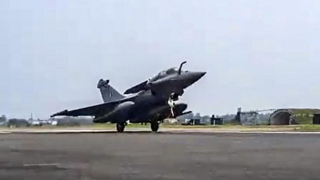 Five Rafale fighters of the 36 ordered arrived at the Ambala airbase on July 29.(PTI)