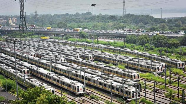 Epidemiologists have warned against resuming Metro services, citing an increase in Delhi’s case positivity rate. In fact, as on Friday, Delhi had logged an average of 1,544 new cases of the infection in the past seven days — the highest since mid-July.(Sanchit Khanna/Hindustan Times)