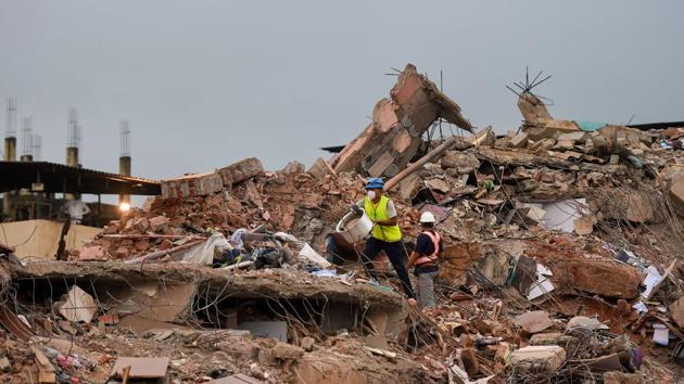 The Mahad police have booked five persons as accused in the case along with the developer on charges of using substandard construction material and negligence.(PTI file photo) The Mahad police have booked five persons as accused in the case along with the developer on charges of using substandard construction material and negligence.(PTI file photo)