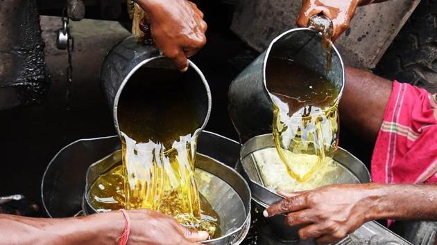 This survey covered over 4,500 samples and 16 varieties of edible oil, including mustard, coconut, palm, olive and blended oil. (AFP) This survey covered over 4,500 samples and 16 varieties of edible oil, including mustard, coconut, palm, olive and blended oil. (AFP)