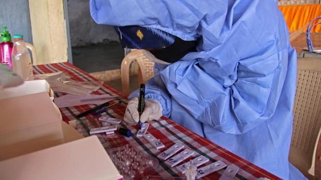 A health worker tests collected samples for infection using rapid antigen kits in Pune on August 30. The current cumulative tally of cases stands at 36,91,166 with 7,85,996 active and 28,39,882 discharged or cured cases. The death toll from the disease stands at 65,288 according to the health ministry’s bulletin. (Ravindra Joshi / HT Photo) A health worker tests collected samples for infection using rapid antigen kits in Pune on August 30. The current cumulative tally of cases stands at 36,91,166 with 7,85,996 active and 28,39,882 discharged or cured cases. The death toll from the disease stands at 65,288 according to the health ministry’s bulletin. (Ravindra Joshi / HT Photo)