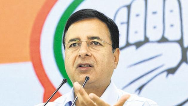Congress leader Randeep Singh Surjewala addresses a press conference in New Delhi.(Sushil Kumar/HT PHOTO)