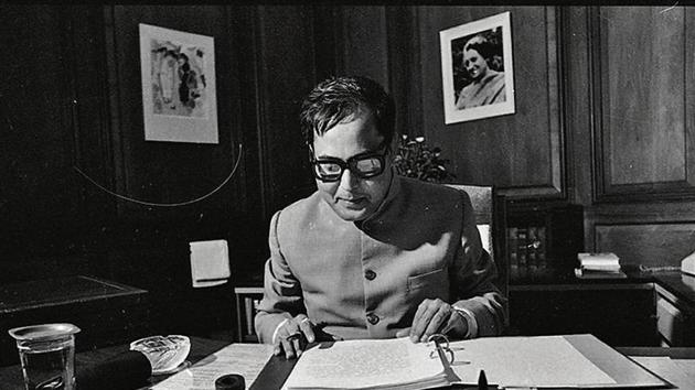 Pranab Mukherjee during his tenure as the finance minister in 1984(AJIT KUMAR/HT ARCHIVE) Pranab Mukherjee during his tenure as the finance minister in 1984(AJIT KUMAR/HT ARCHIVE)