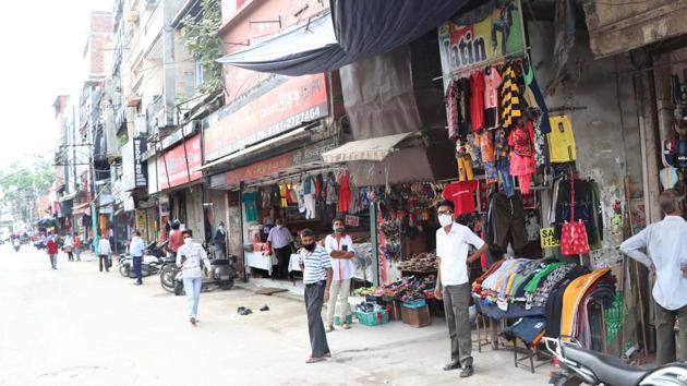 Shopkeepers now demand that the government should also remove weekend lockdown in the city so that they could pull themselves out of the financial morass. (Gurpreet Singh/HT) Shopkeepers now demand that the government should also remove weekend lockdown in the city so that they could pull themselves out of the financial morass. (Gurpreet Singh/HT)