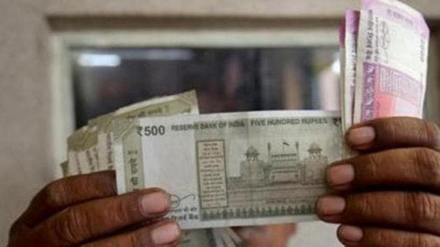 Rupee Soars 73 Paise Breaches 73 Mark Against Us Dollar Hindustan Times