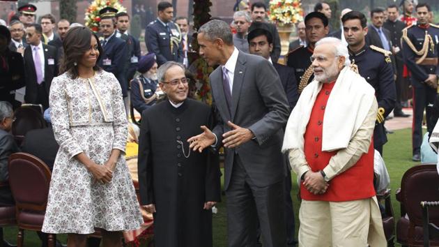 US President Barack Obama and first lady Michelle Obama, with Prime Minister Narendra Modi and late former President Pranab Mukherjee during a reception hosted by Mukherjee on Republic Day at Rashtrapati bhawan in New Delhi.(Virendra Singh Gosain/HT Archive)