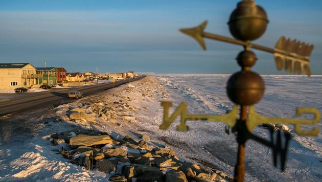 FILE PHOTO: A frozen beach on the Bering Sea coast is seen near the last stretch mushers must pass before the finish line of the Iditarod dog sled race in Nome, Alaska, March 10, 2014.(REUTERS/Nathaniel Wilder/File Photo)