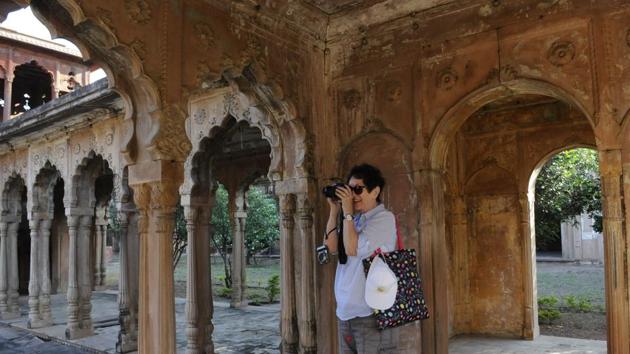 A tourist inside the Taj-ul-Masjid in Bhopal. (Mujeeb Faruqui / HT Archive)