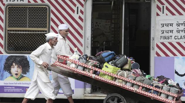 Migrants in Maharashtra are determined by the cutoff date provided in the Maharashtra Caste Certificate Act, 2012. (Hindustan Times) Migrants in Maharashtra are determined by the cutoff date provided in the Maharashtra Caste Certificate Act, 2012. (Hindustan Times)
