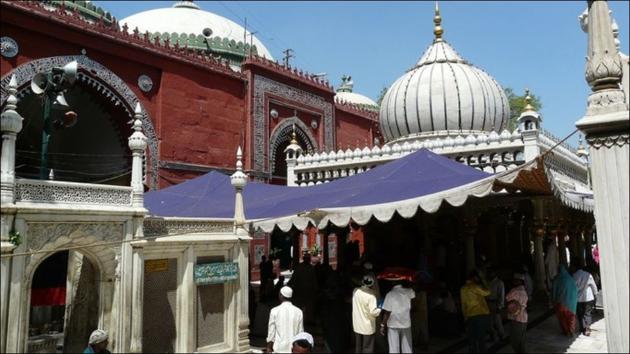 Delhi’s Hazrat Nizamuddin Dargah not to hold Qawwali nights on reopening(Twitter/Royal_Mughals)